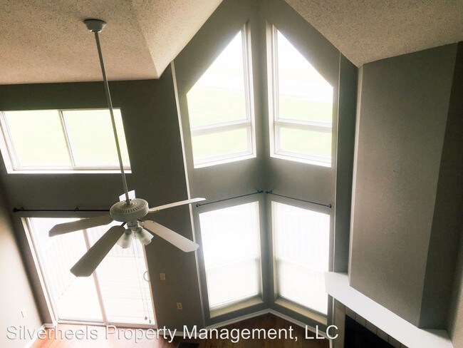 Foto del edificio - 3 br, 2 bath House - 621 Virginia Street #2