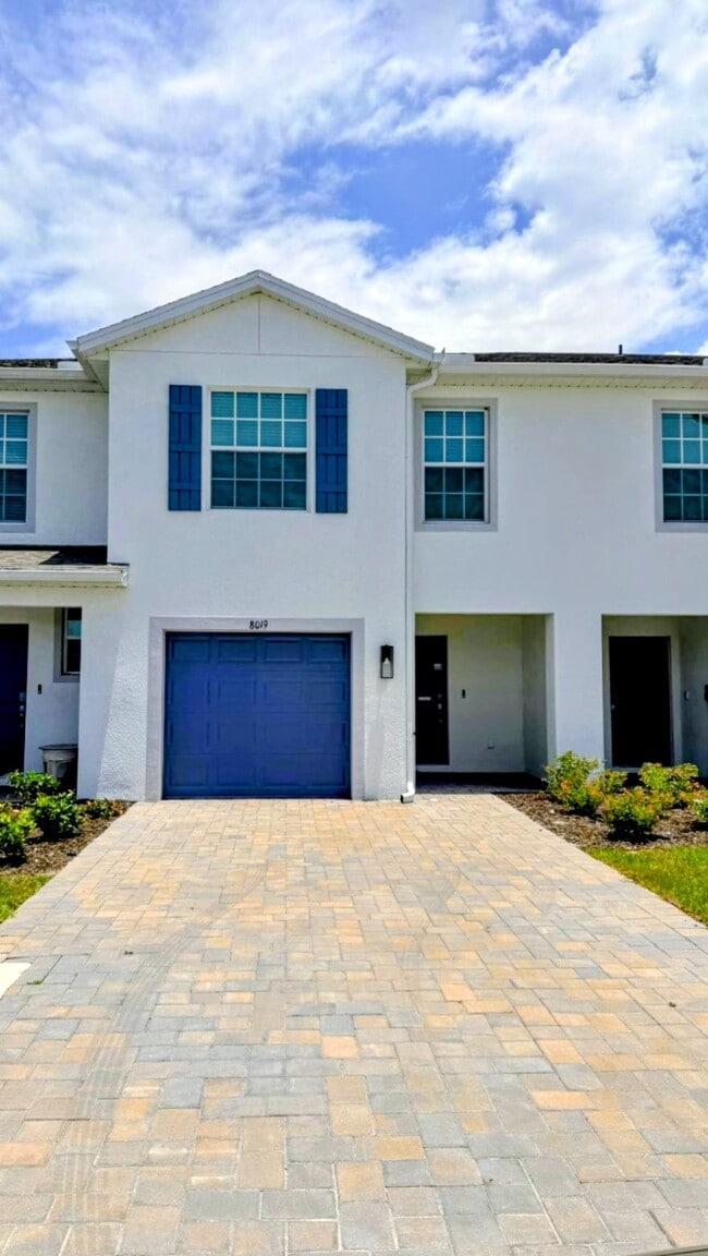 Foto del edificio - 8019 Haley Creek Way