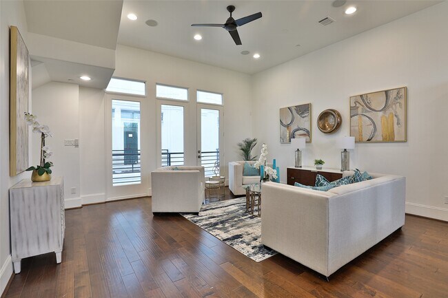 Foto del edificio - 4527 Graustark St