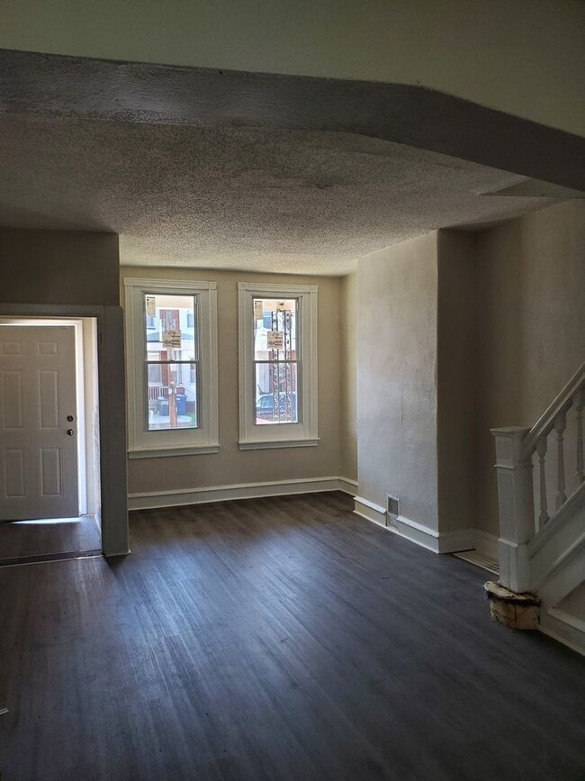 Building Photo - Charming 3-Bedroom Home