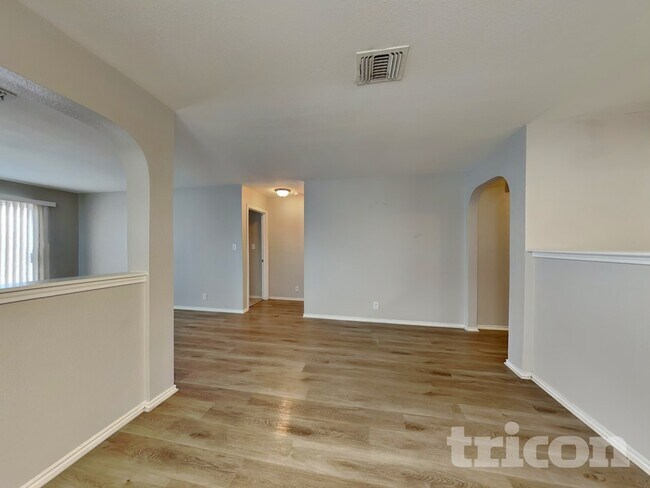 Building Photo - 8507 Crinum Lily Dr