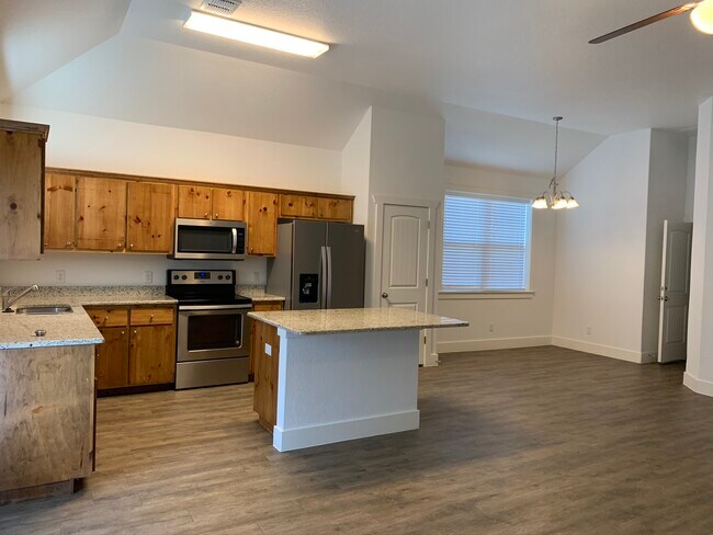 Building Photo - 306 Winston Dr