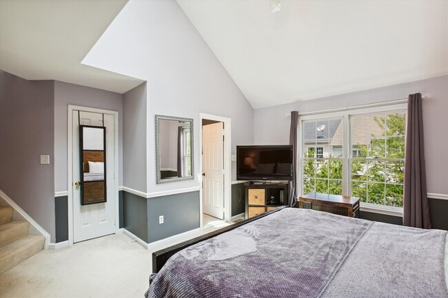 Master Bedroom - 5806 Appleford Dr