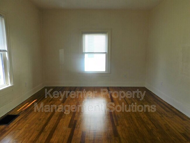 Building Photo - 19 Purviance St