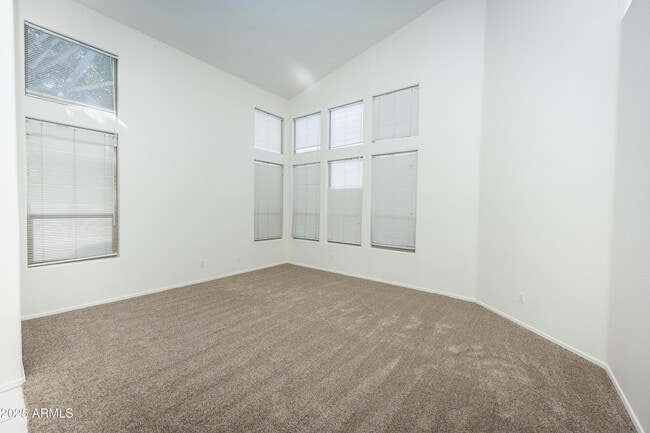 Building Photo - 3844 E Kings Ave