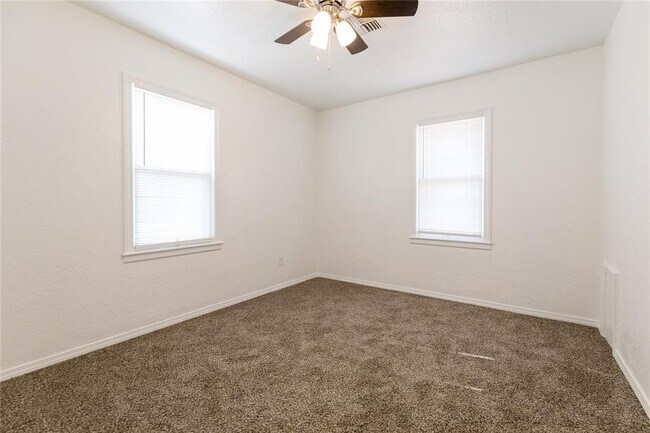 Foto del edificio - 324 S Lester St