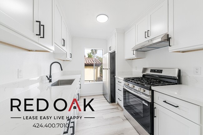 Building Photo - 9809 Regent St