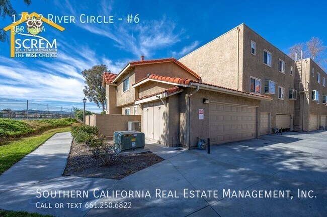 Building Photo - Three Bedroom Townhouse in Canyon Country