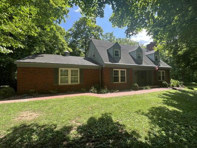 Building Photo - 1075 Woodland Ave