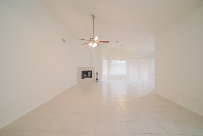Building Photo - 17404 E Oro Grande Dr
