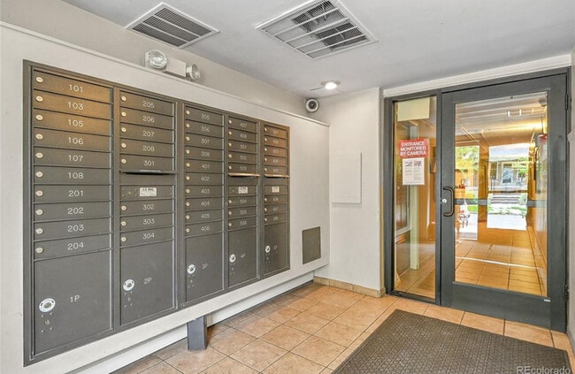 Foto del edificio - 1050 N Lafayette St