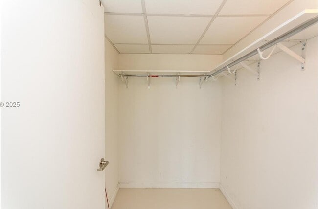 Building Photo - 495 Brickell Ave