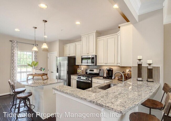 Building Photo - 4 br, 3.5 bath House - 813 Foxleigh Way