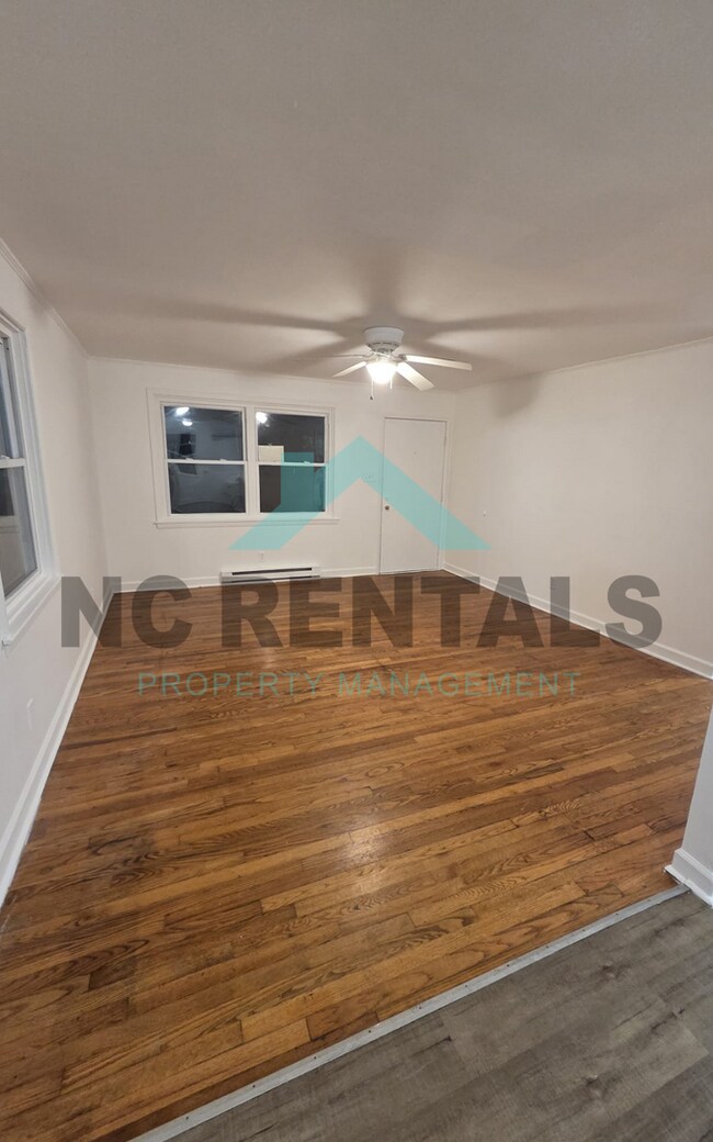 Foto del edificio - 527 Swain Dr