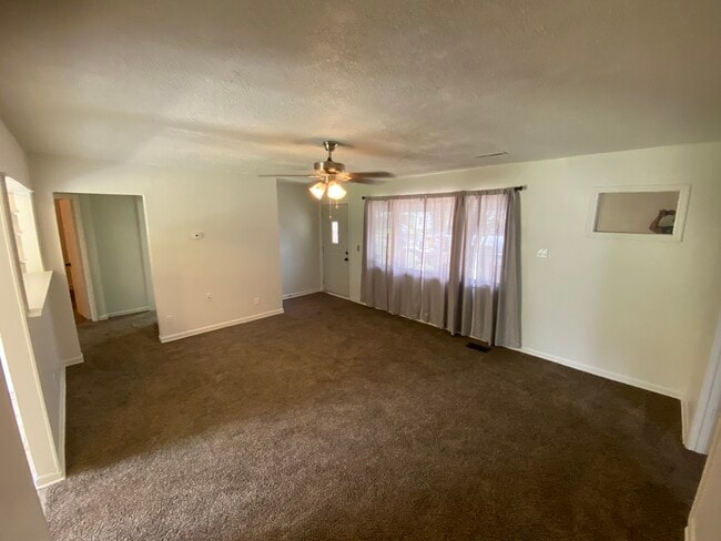 Foto del edificio - 3379 SW Clare Ave