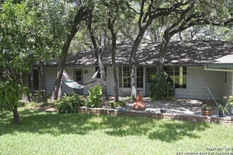 Building Photo - 3306 Oneida Dr