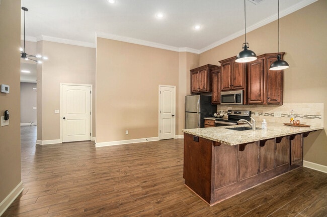 Building Photo - 12353 Fox Creek Dr