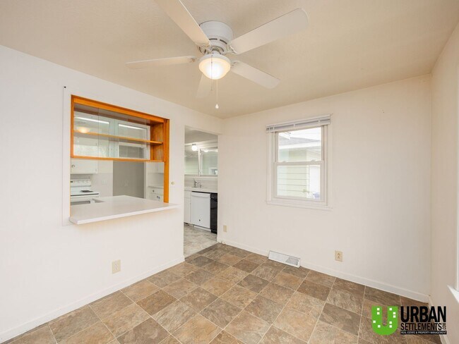 Foto del edificio - For Rent – Spacious 5 Bedroom Home in Spokane Valley