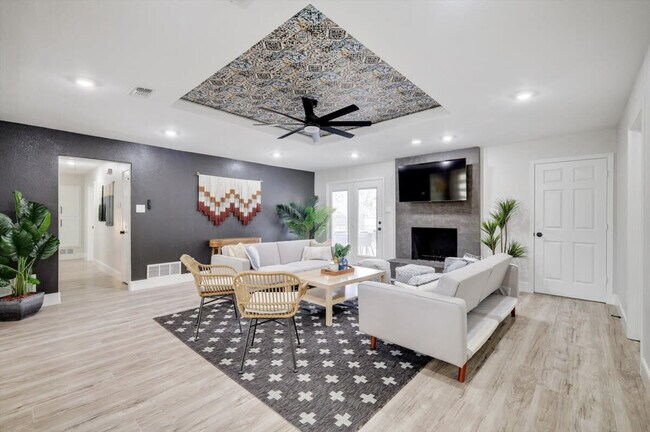 Foto del edificio - 334 Lisa Ln