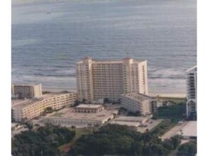 Building Photo - 840 N Atlantic Ave