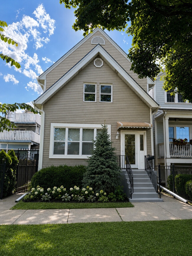 Building Photo - 3914 N Mozart St
