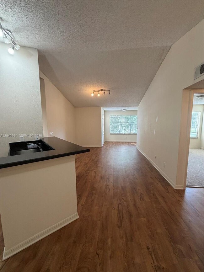 Building Photo - 12950 Vista Isles Dr