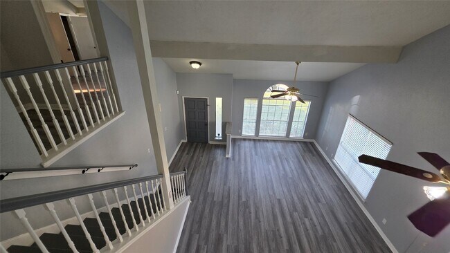 Foto del edificio - 16403 Salinas Ln