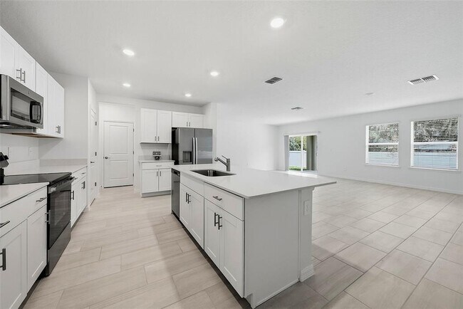 Building Photo - 9820 Feaster Dr