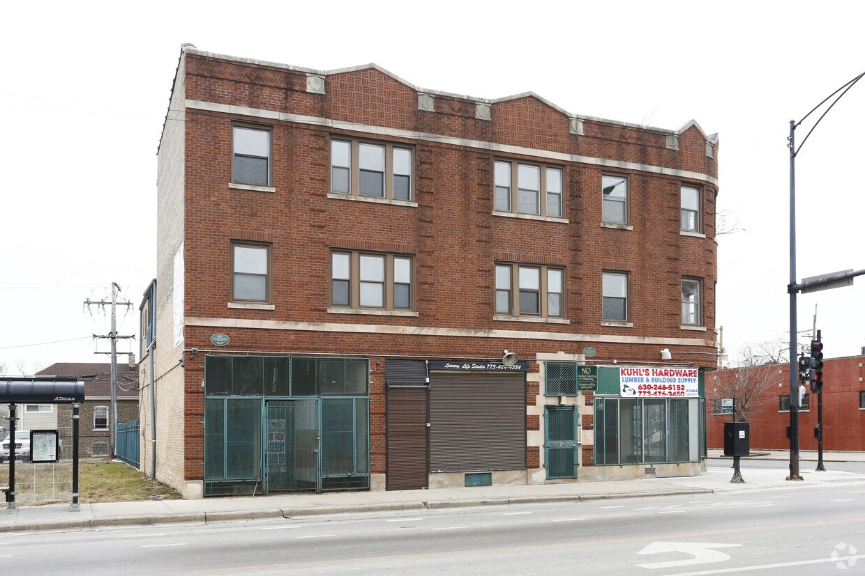 Building Photo - 2555 W 63rd St