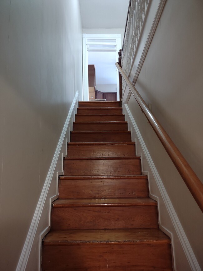 Foto del edificio - 341 W Walnut St