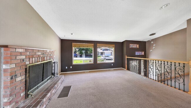 Foto del edificio - 4 Bed 3 Bath - Partial View - Pet Friendly - Cap Sante Marina Location - NAS Whidbey