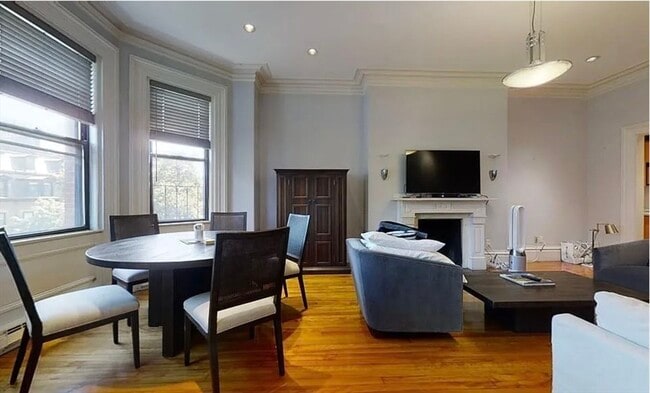 Building Photo - 127 Marlborough St