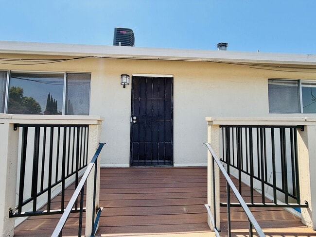 Building Photo - 203 W Benjamin Holt Dr