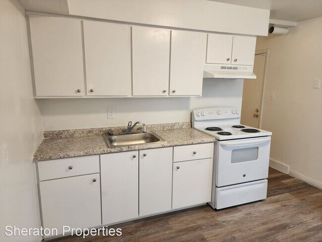 Building Photo - 3 br, 1 bath House - 213 Pilgrim Rd.