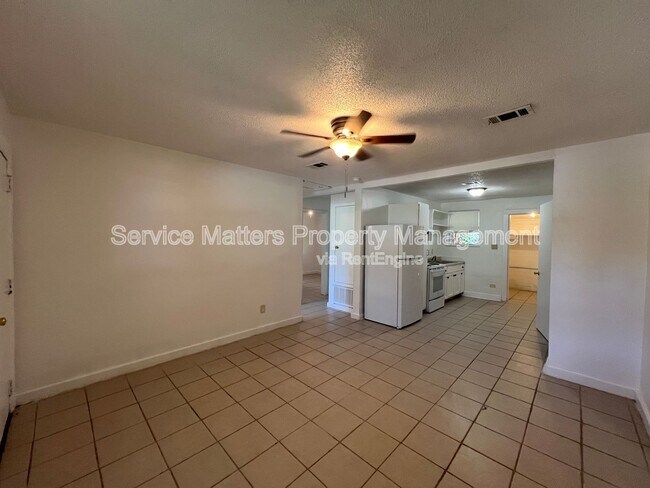 Foto del edificio - 2601 W Belmont St