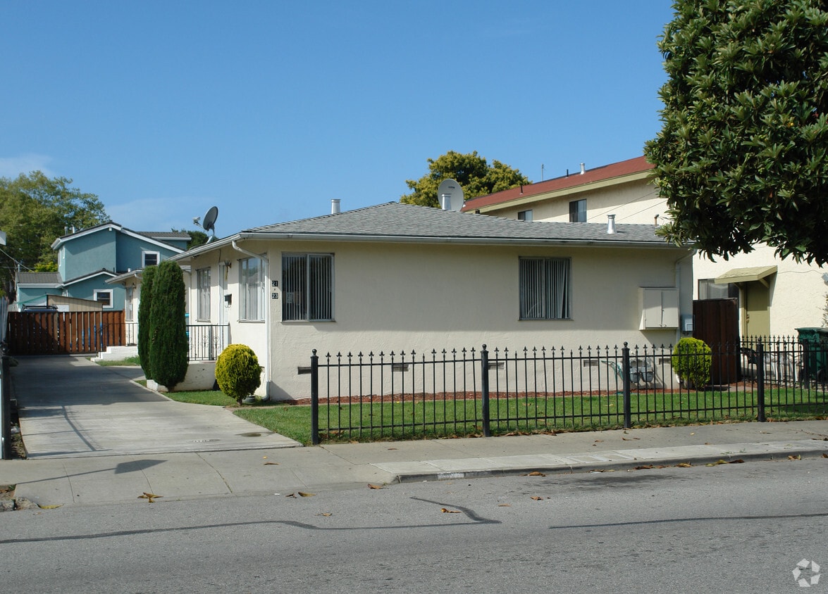 Primary Photo - 21 N Humboldt St