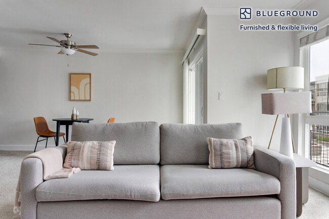 Building Photo - 28130 Peacock Ridge Dr