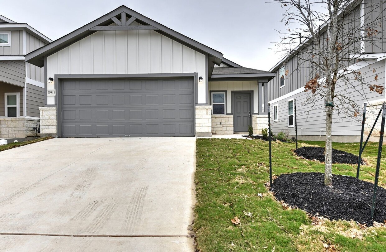 Gorgeous one story home! 3 bedrooms | 2 ... - Gorgeous one story home!  3 bedrooms  | 2 ...
