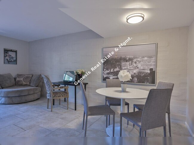 Foto del edificio - "Stylish 2-Bed 2. 5 Bath Condo”