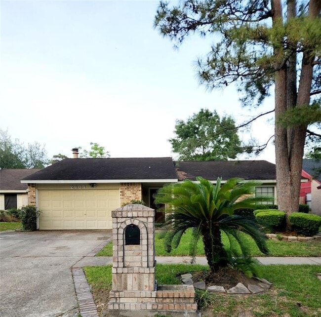 Building Photo - 2807 Quail Run Dr