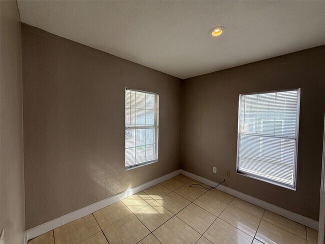 Foto del edificio - 7314 Navigation Blvd