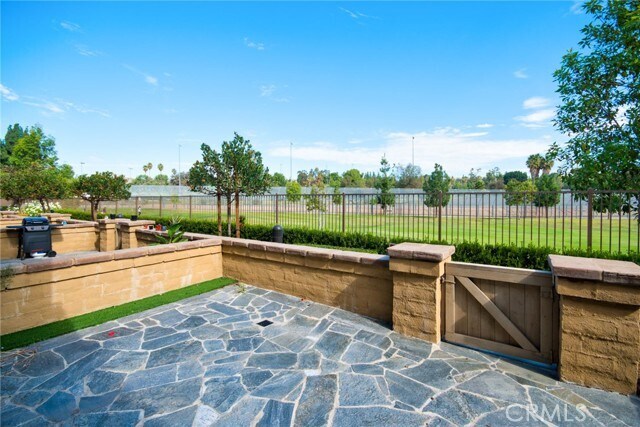 Foto del edificio - 2437 Sanabria Ln