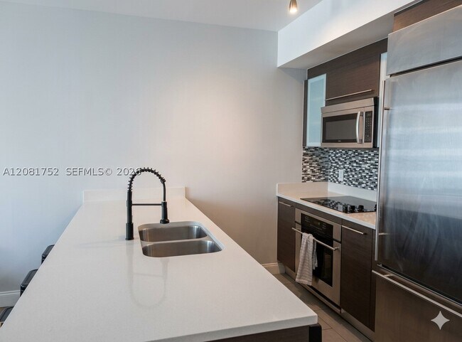 Foto del edificio - 500 Brickell Ave