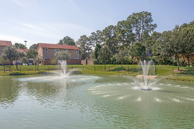 Building Photo - The Fountains at Champions