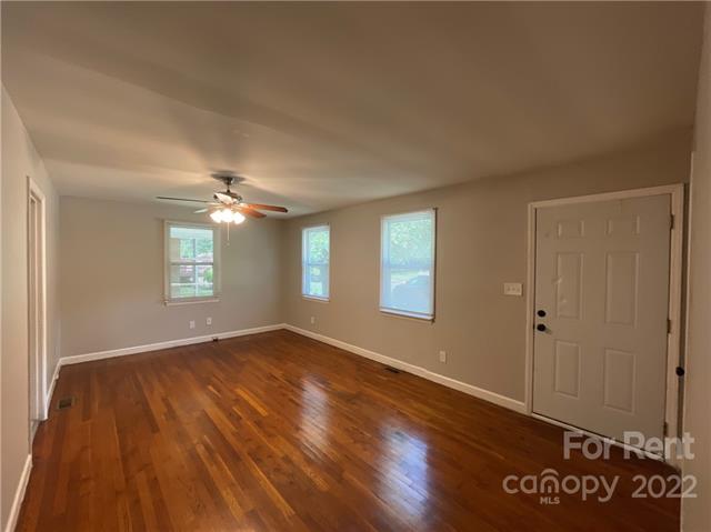Building Photo - 2701 Ravencroft Dr