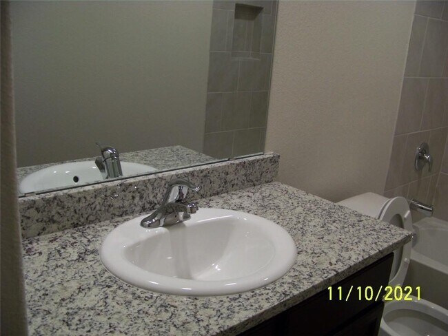 Foto del edificio - 217 Sunnymeade Ln
