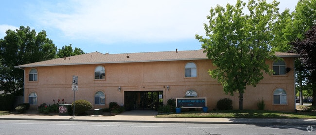 Building Photo - Summerfield Apartments