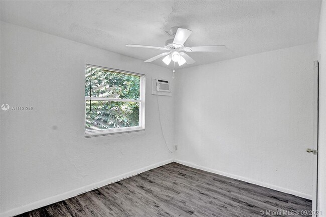 Foto del edificio - 708 NW 4th Ave