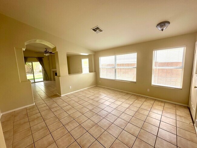 Foto del edificio - Fantastic single level Ahwatukee home in S...