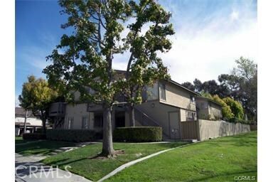 Primary Photo - 16 Clearbrook